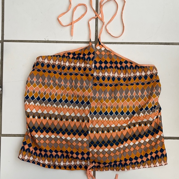 Halter top - Picture 1 of 1